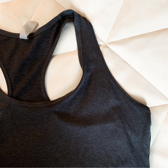 Marika • Active Top - Picture 3 of 4